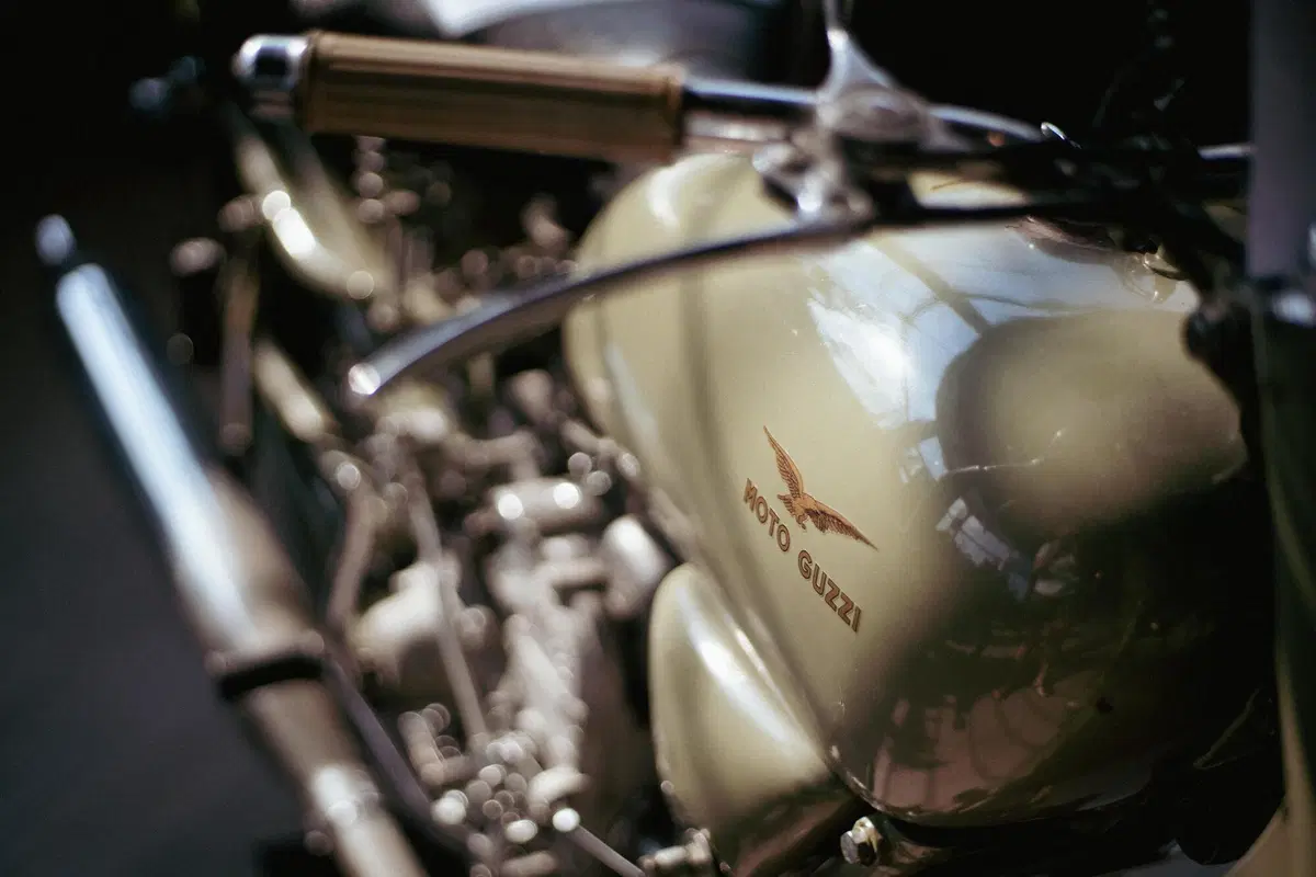 Salone del Mobile. In mostra moto d'epoca tra design e made in Italy (18)