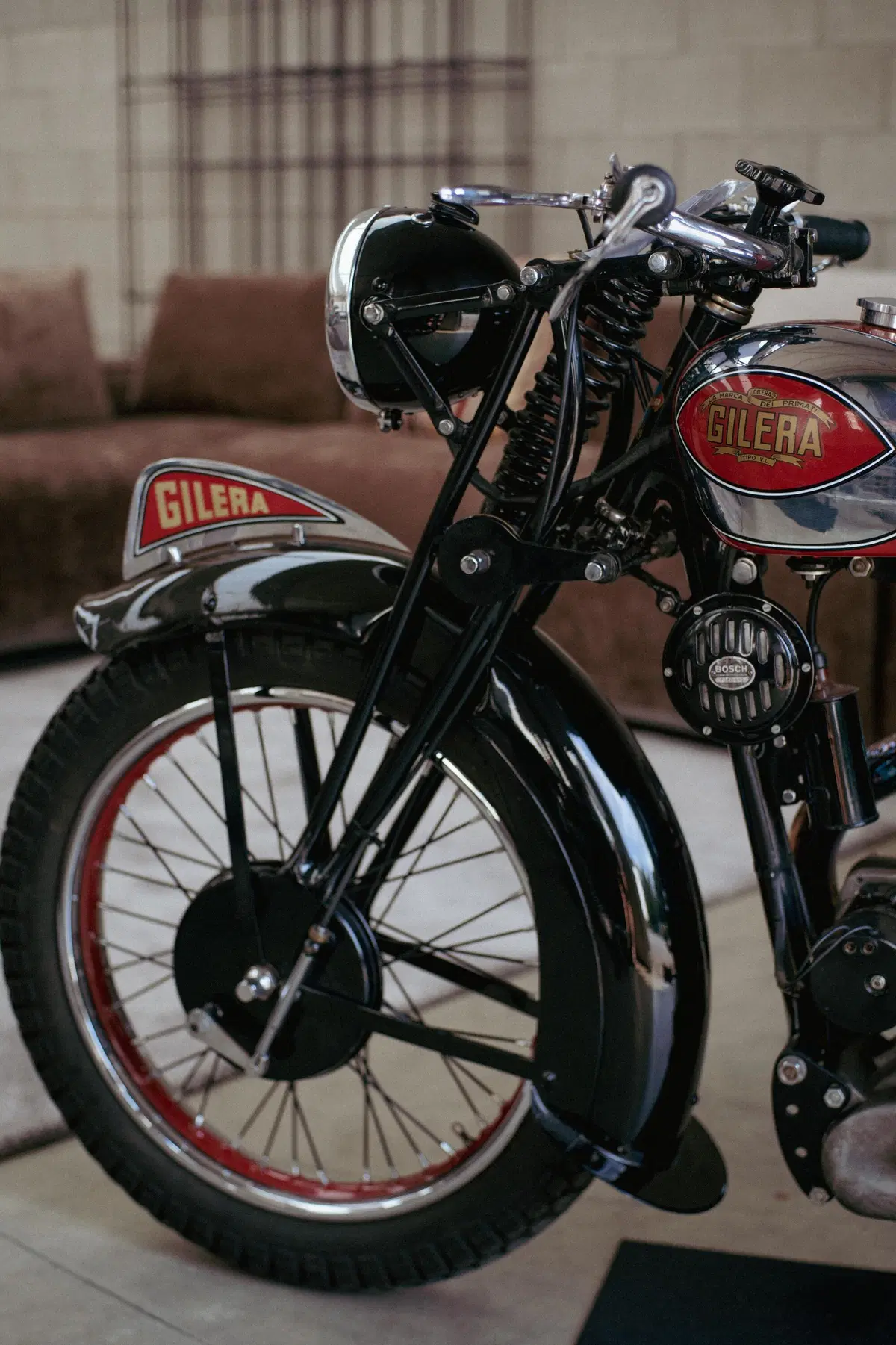 Salone del Mobile. In mostra moto d'epoca tra design e made in Italy (20)