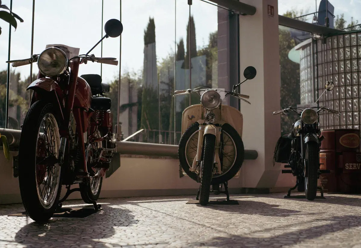 Salone del Mobile. In mostra moto d'epoca tra design e made in Italy (21)