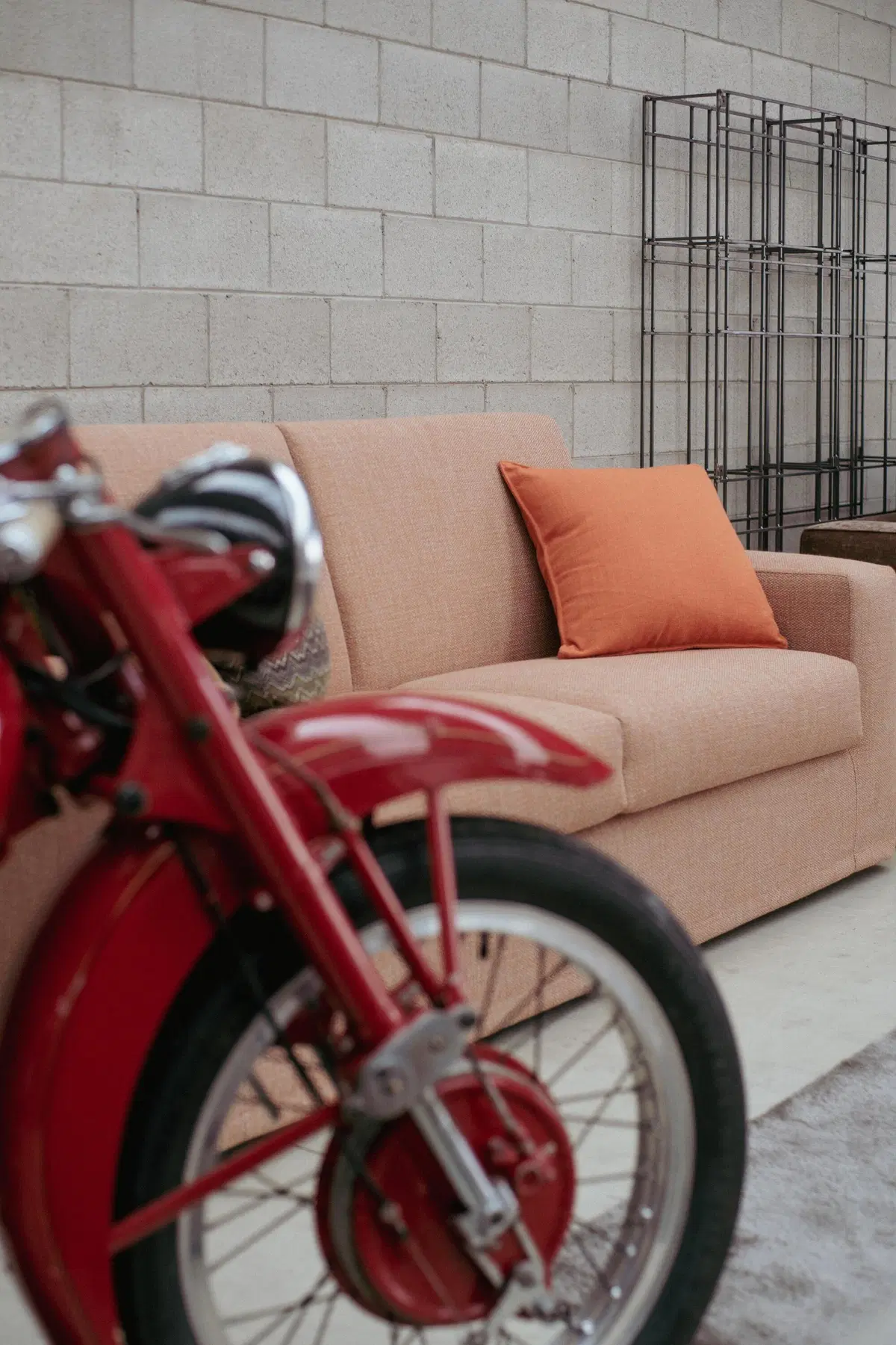 Salone del Mobile. In mostra moto d'epoca tra design e made in Italy (24)
