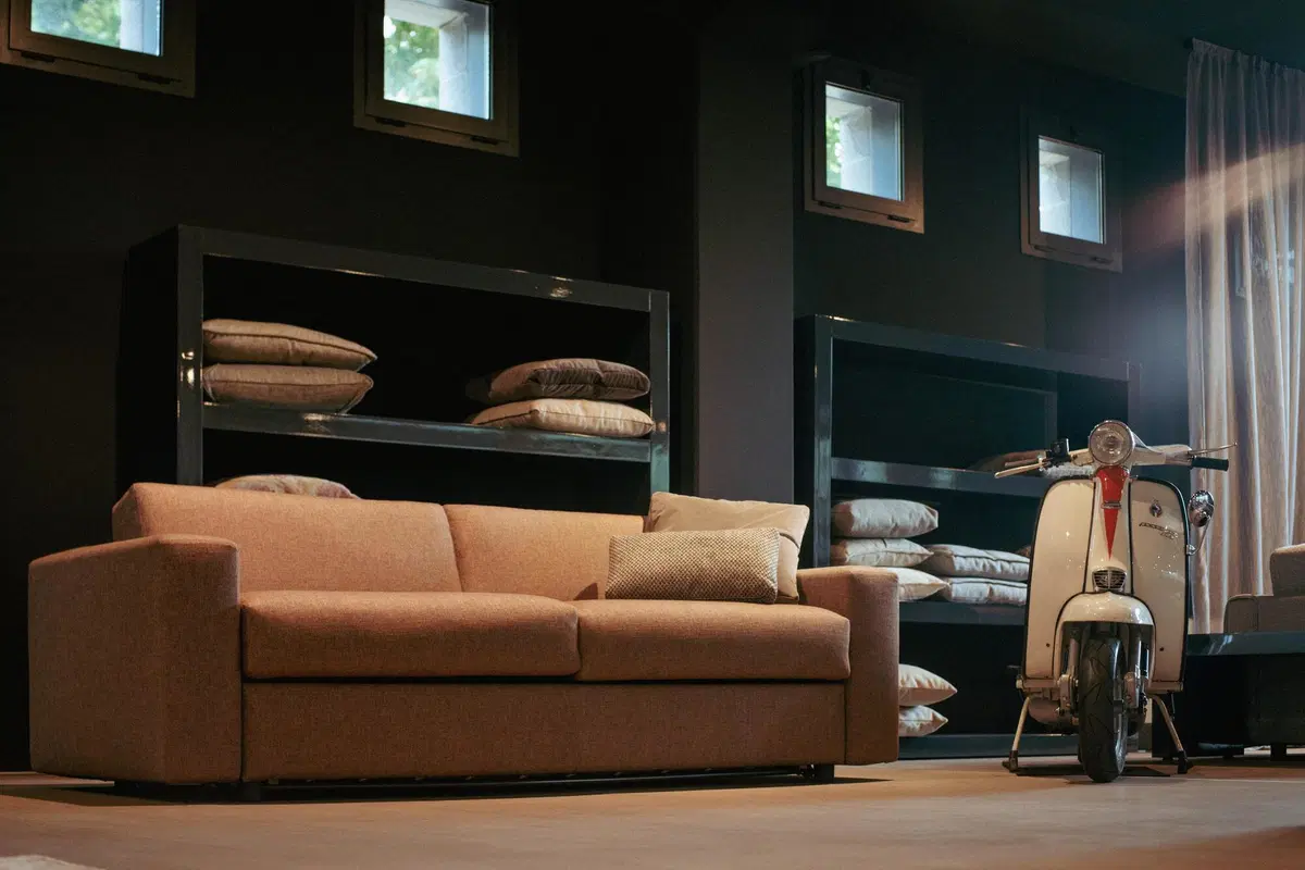 Salone del Mobile. In mostra moto d'epoca tra design e made in Italy (33)