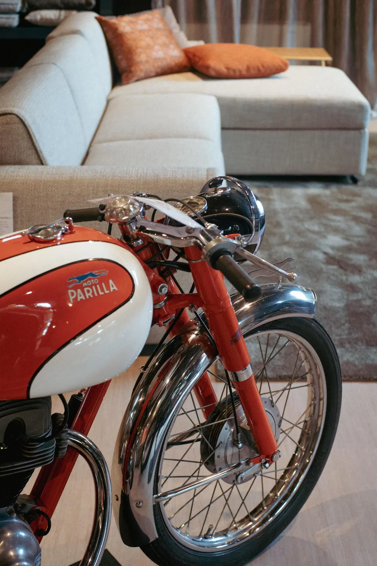 Salone del Mobile. In mostra moto d'epoca tra design e made in Italy (30)