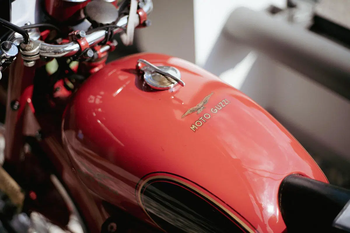 Salone del Mobile. In mostra moto d'epoca tra design e made in Italy (43)