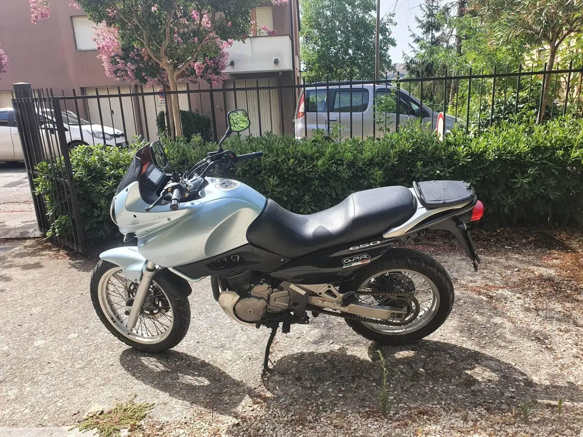 Suzuki XF 650 Freewind (1997 - 03)