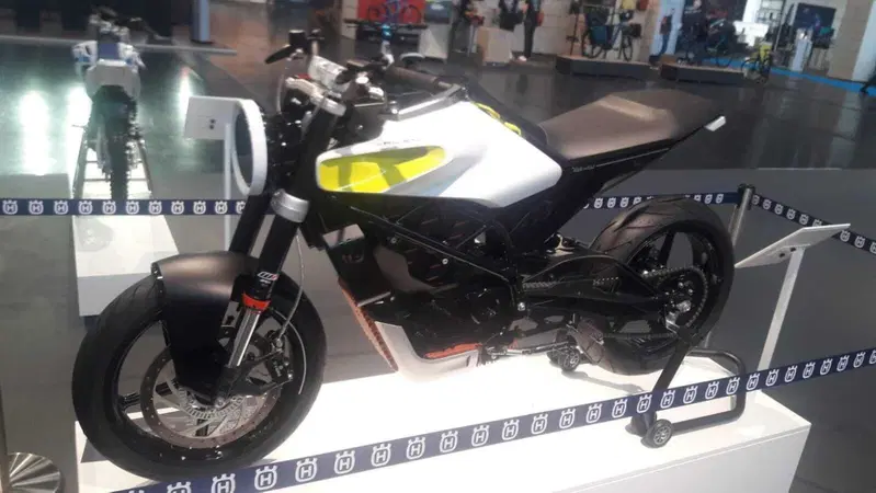 Husqvarna svela le novit&agrave; elettriche all'IAA Mobility di Monaco