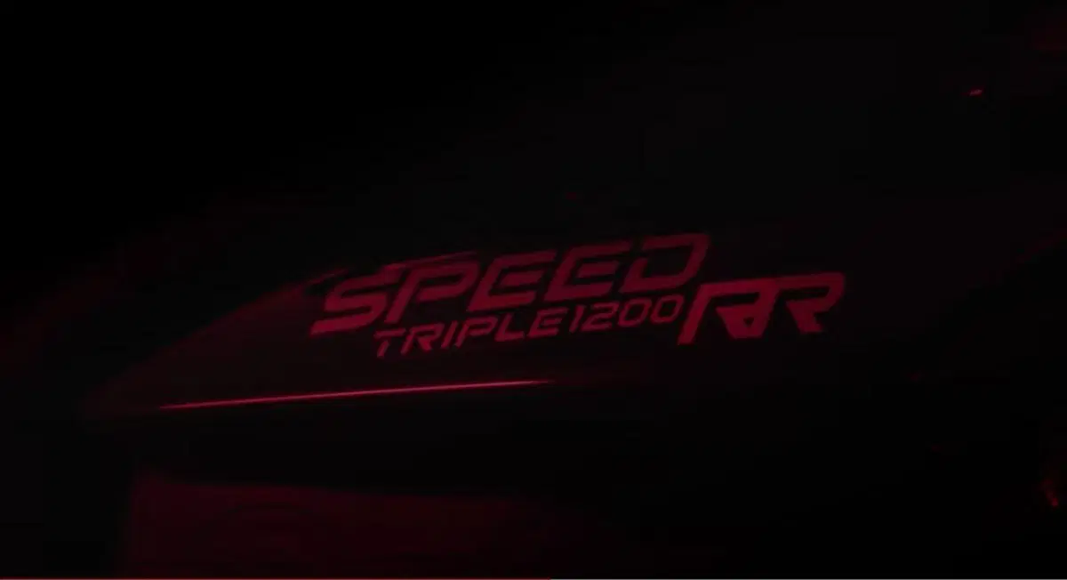 Nuova Triumph Speed Triple 1200RR. Arriva il 14 settembre (4)