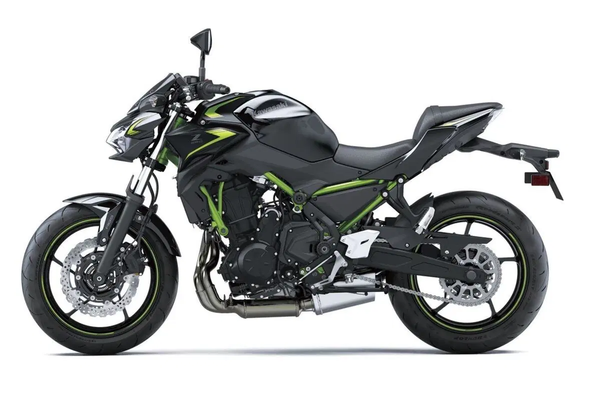 Kawasaki Z650 e Z650 Performance 2022: tre nuove colorazioni (7)