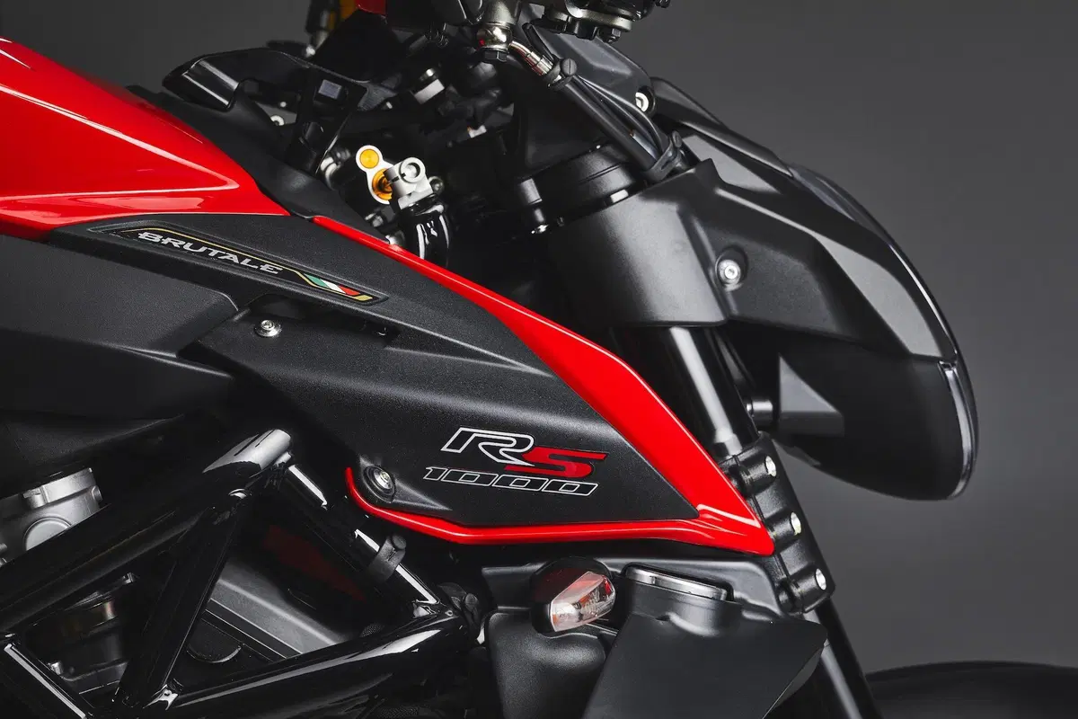 MV Agusta Brutale 1000 RS 2021: prezzo, foto e video