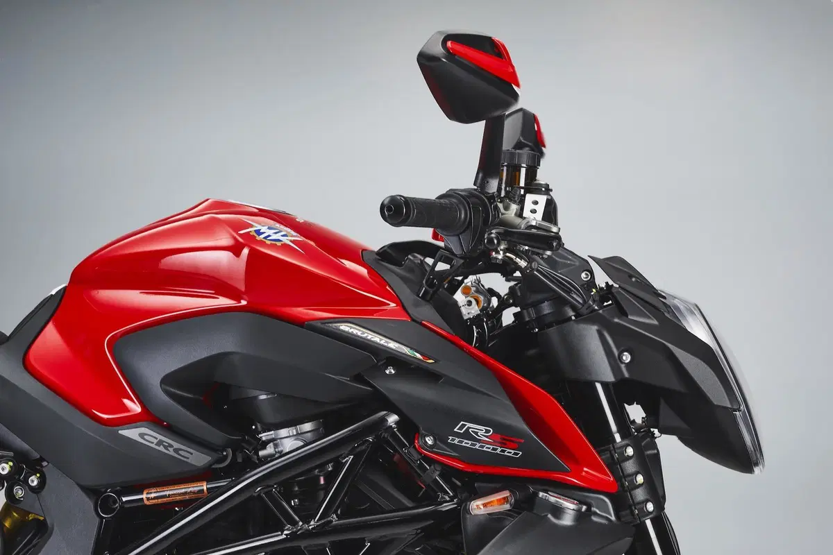MV Agusta Brutale 1000 RS 2021: prezzo, foto e video (9)