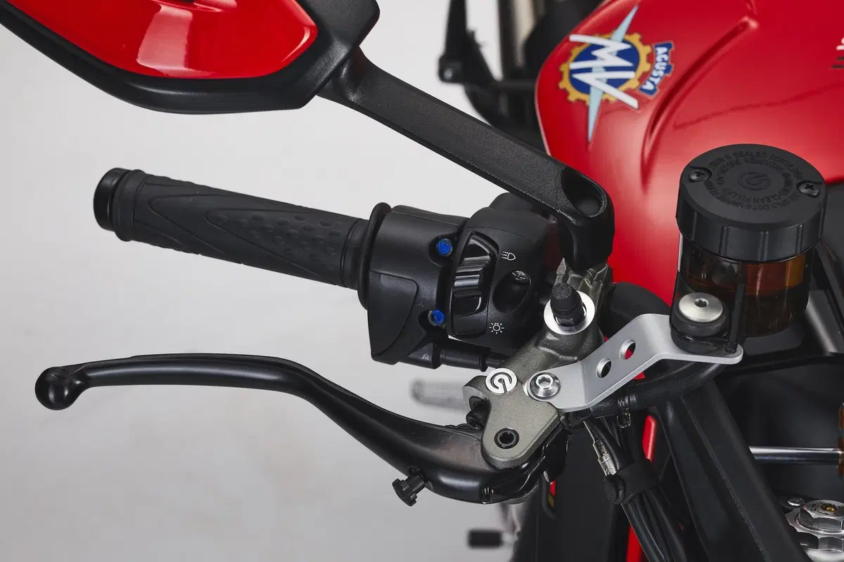 MV Agusta Brutale 1000 RS 2021: prezzo, foto e video (15)