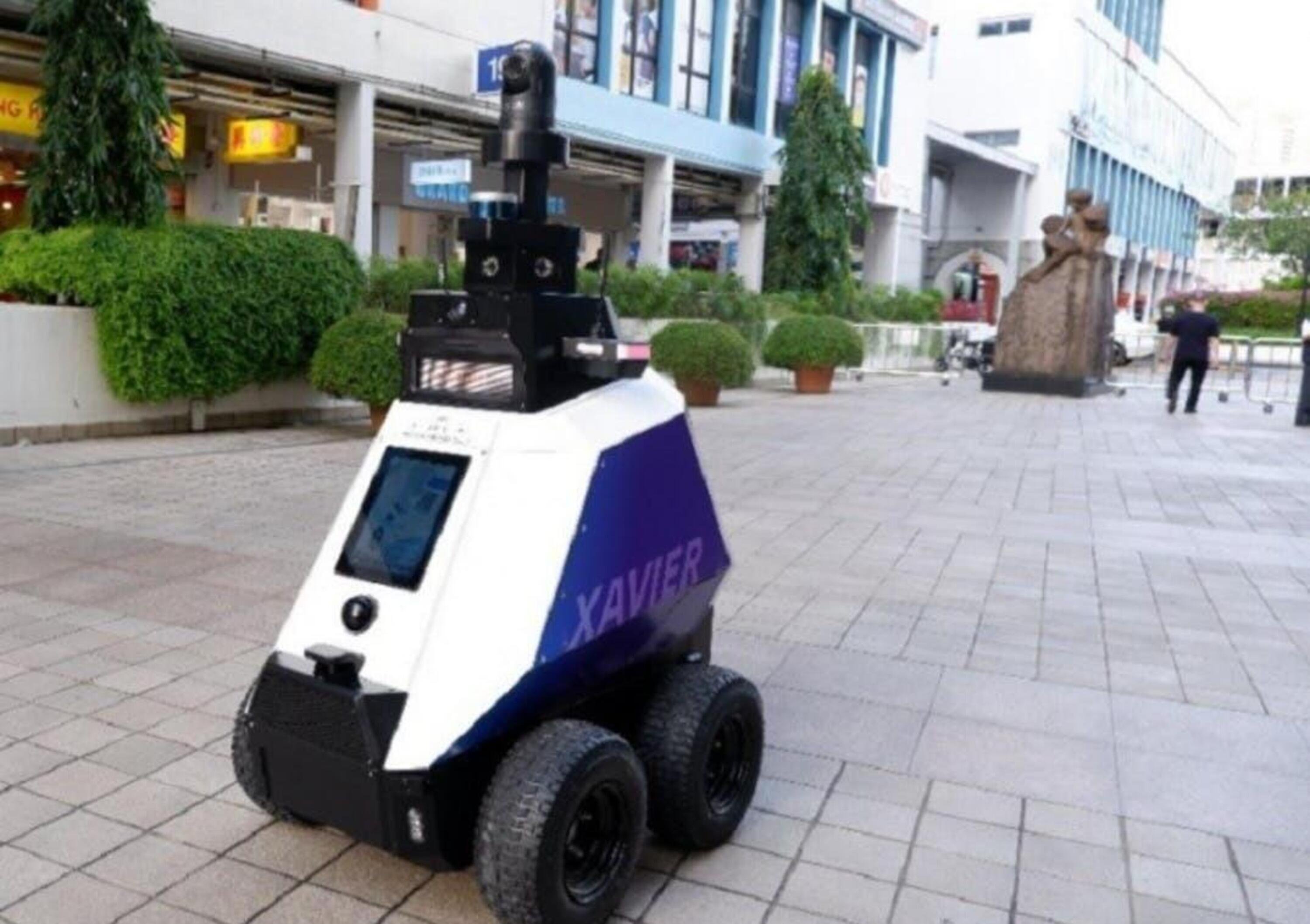Il robot poliziotto &egrave; realt&agrave;... per ora a Singapore