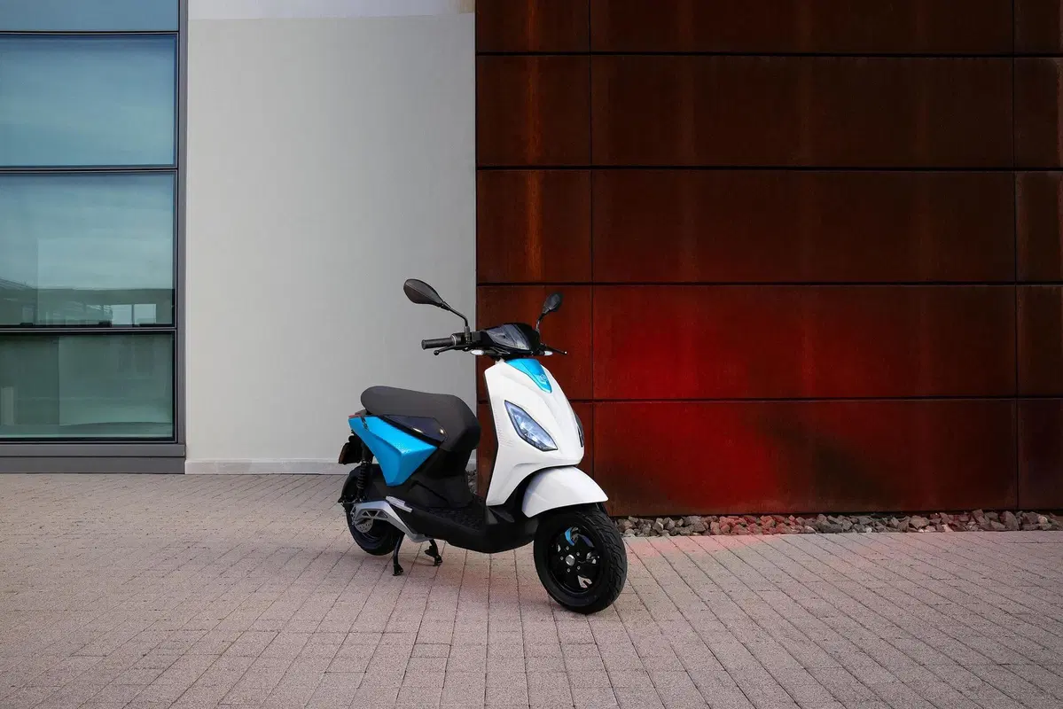 Piaggio 1. Lo scooter elettrico per tutti arriva nei concessionari (3)