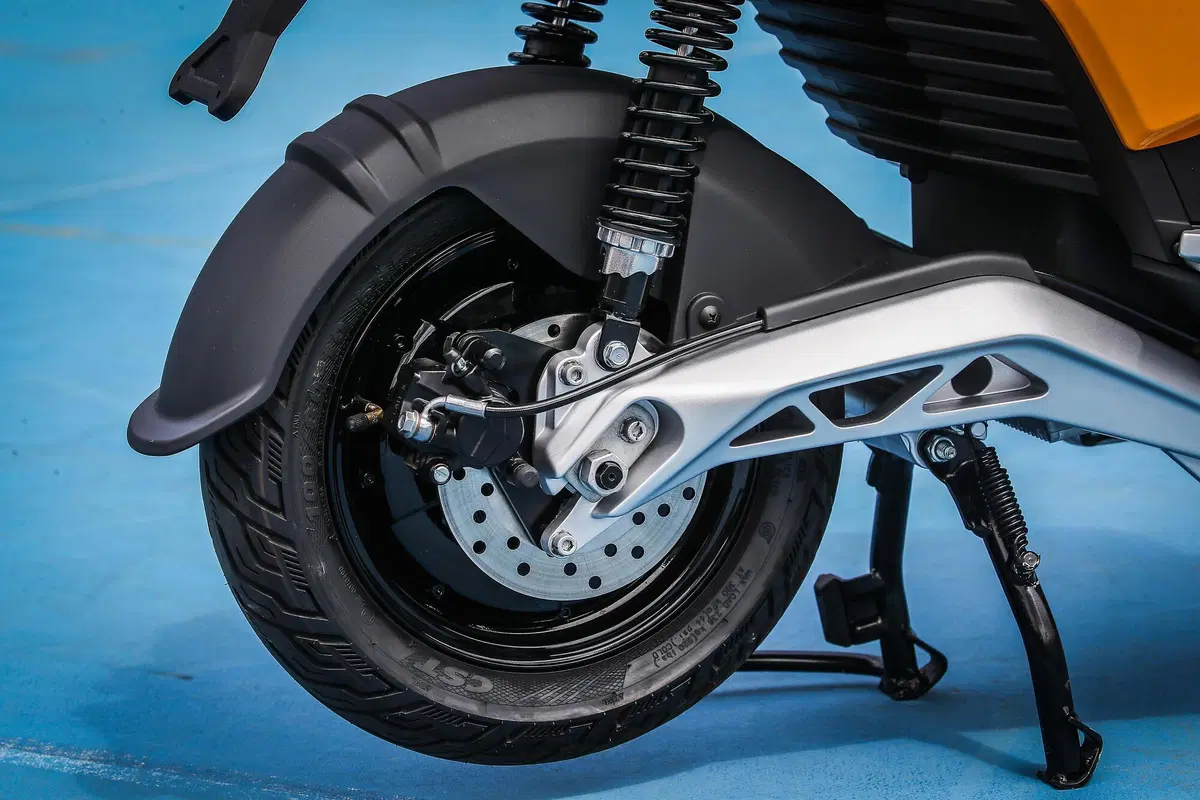 Piaggio 1. Lo scooter elettrico per tutti arriva nei concessionari (21)
