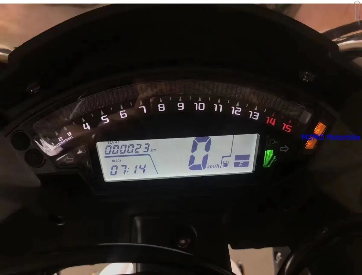 Alla Yamaha R6, copia di Huaying, sono spariti due cilindri (12)