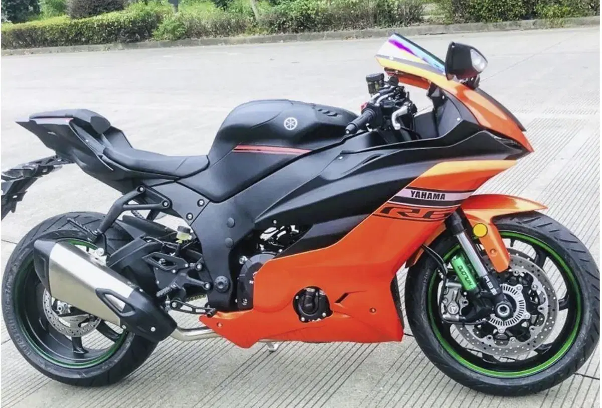 Alla Yamaha R6, copia di Huaying, sono spariti due cilindri (13)