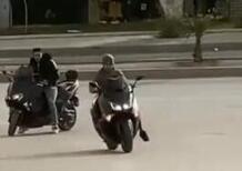 Scooter fun: l’arte del traverso secondo la banda dei T-Maxisti [VIDEO]