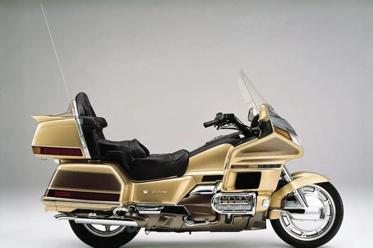 EICMA 1987. Tanta voglia di moto per il 50° Salone di Milano (36)