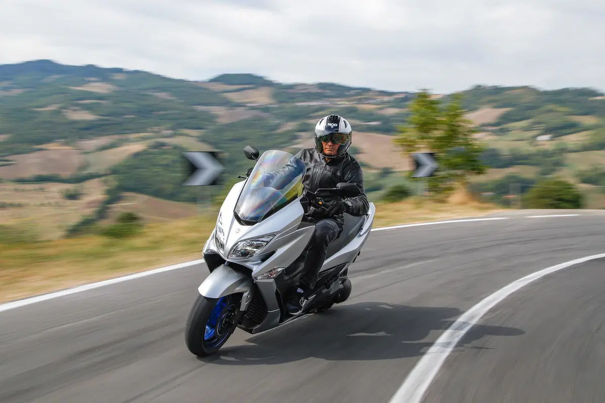 Suzuki Burgman 400 2022 TEST: in città e fuori (4)