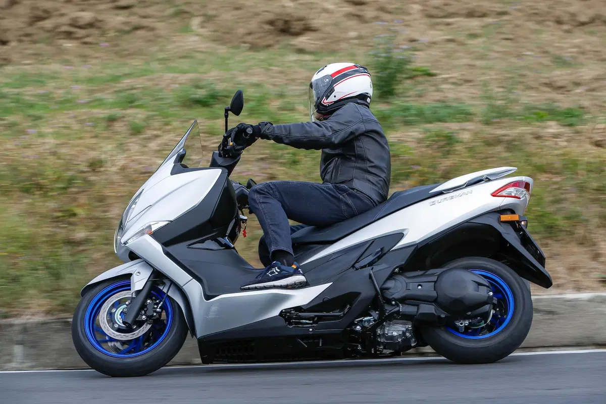 Suzuki Burgman 400 2022 TEST: in città e fuori (6)