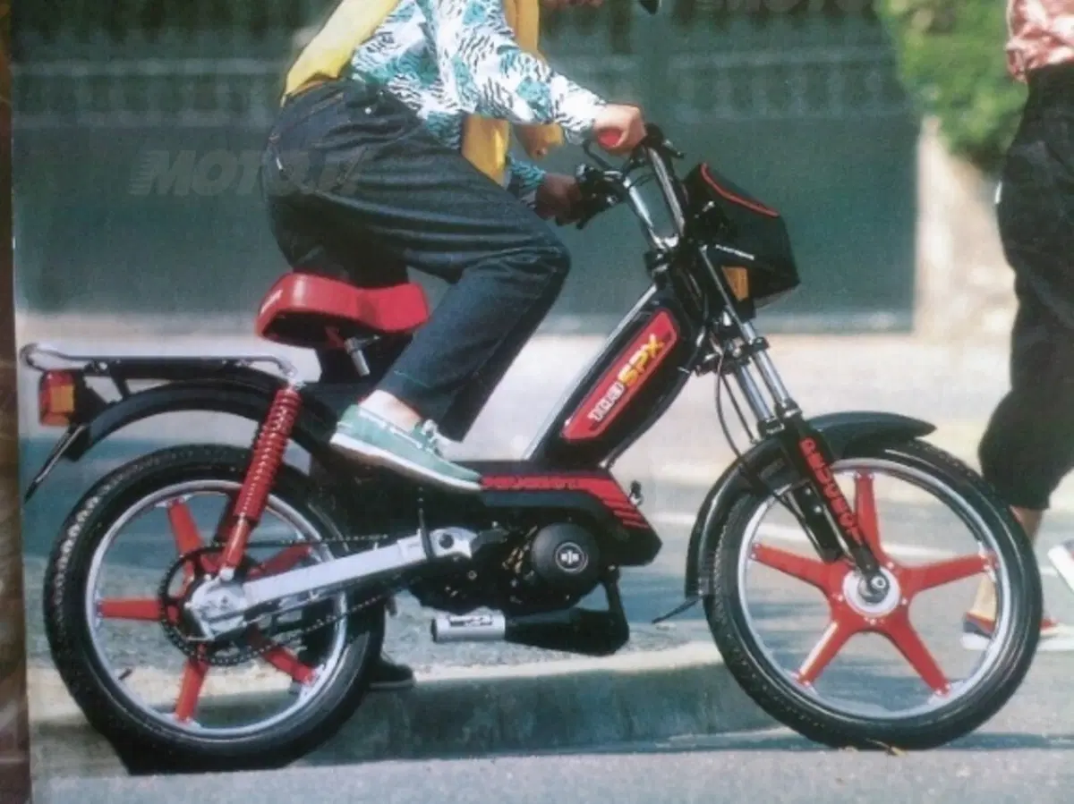 EICMA 1987. Tanta voglia di moto per il 50° Salone di Milano (56)