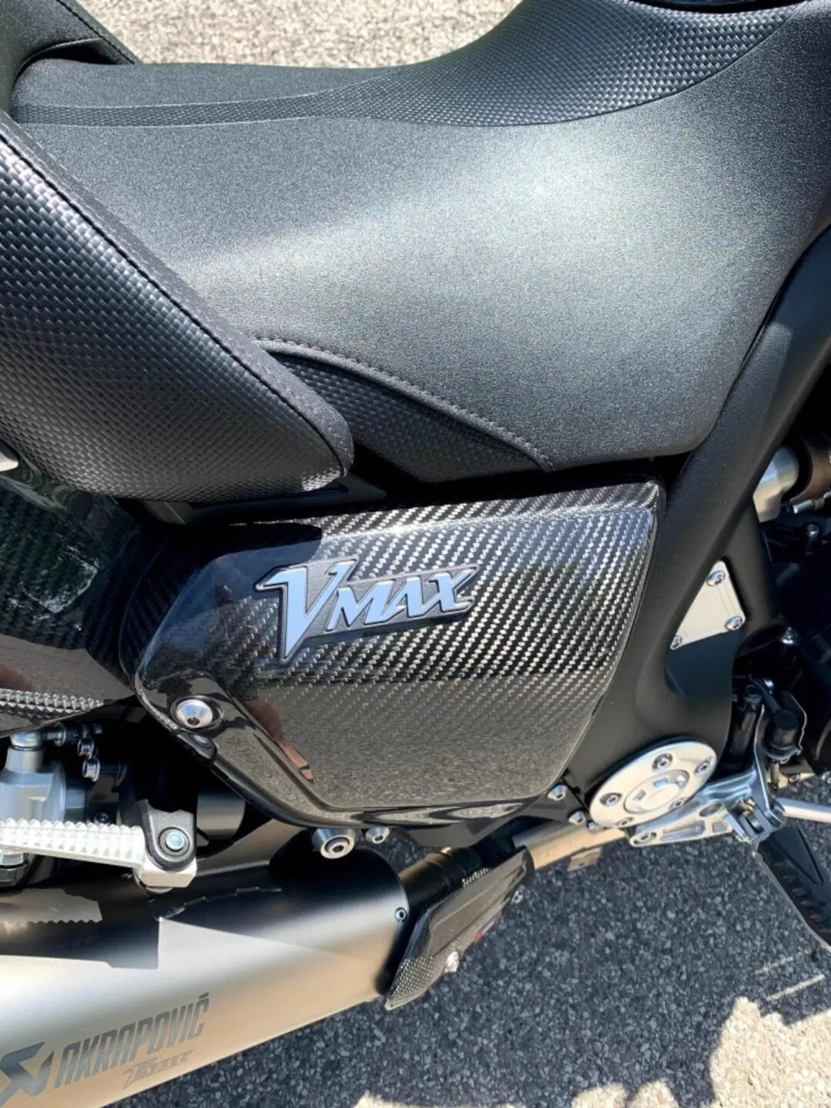 Yamaha VMAX Carbon (2015 - 16) (10)