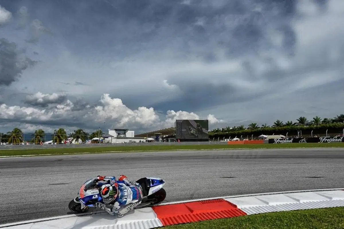Le foto più spettacolari del GP di Sepang (12)