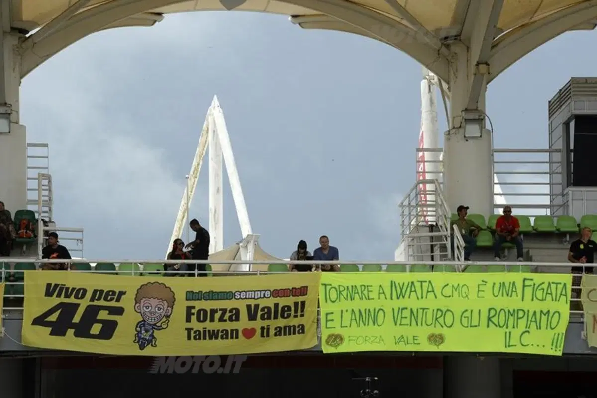 Le foto più spettacolari del GP di Sepang (17)