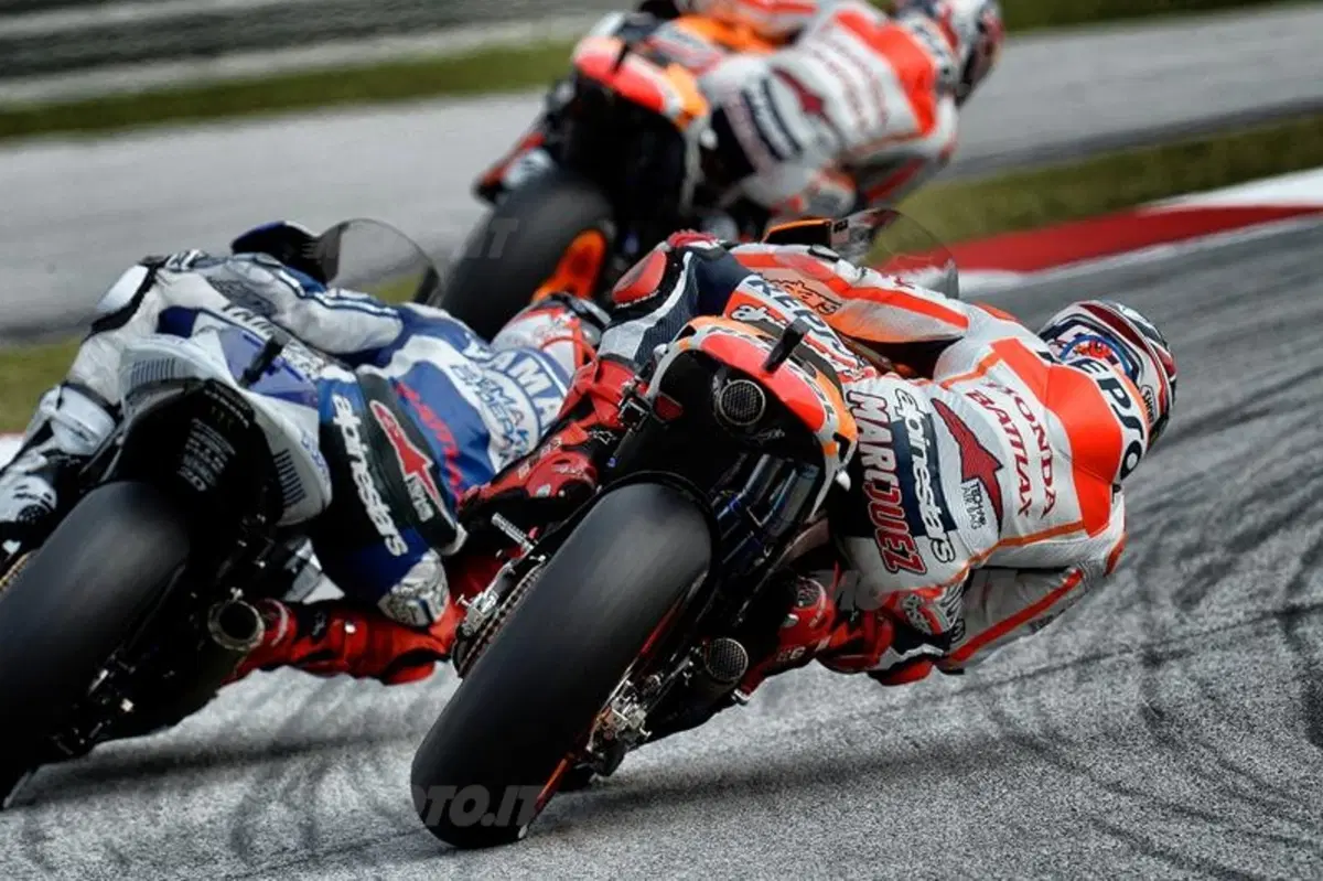 Le foto più spettacolari del GP di Sepang (43)