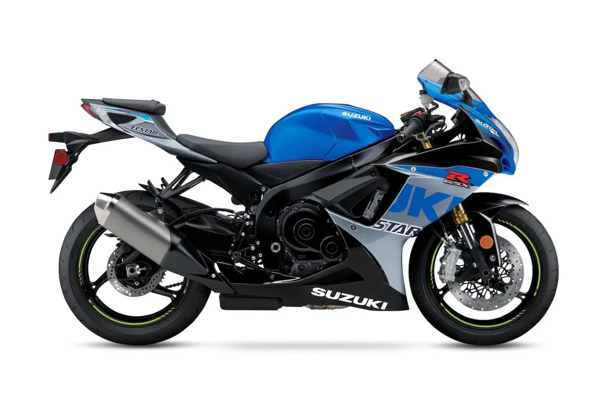 Suzuki, debuttano in USA le GSX-R 2022. E da noi? (14)