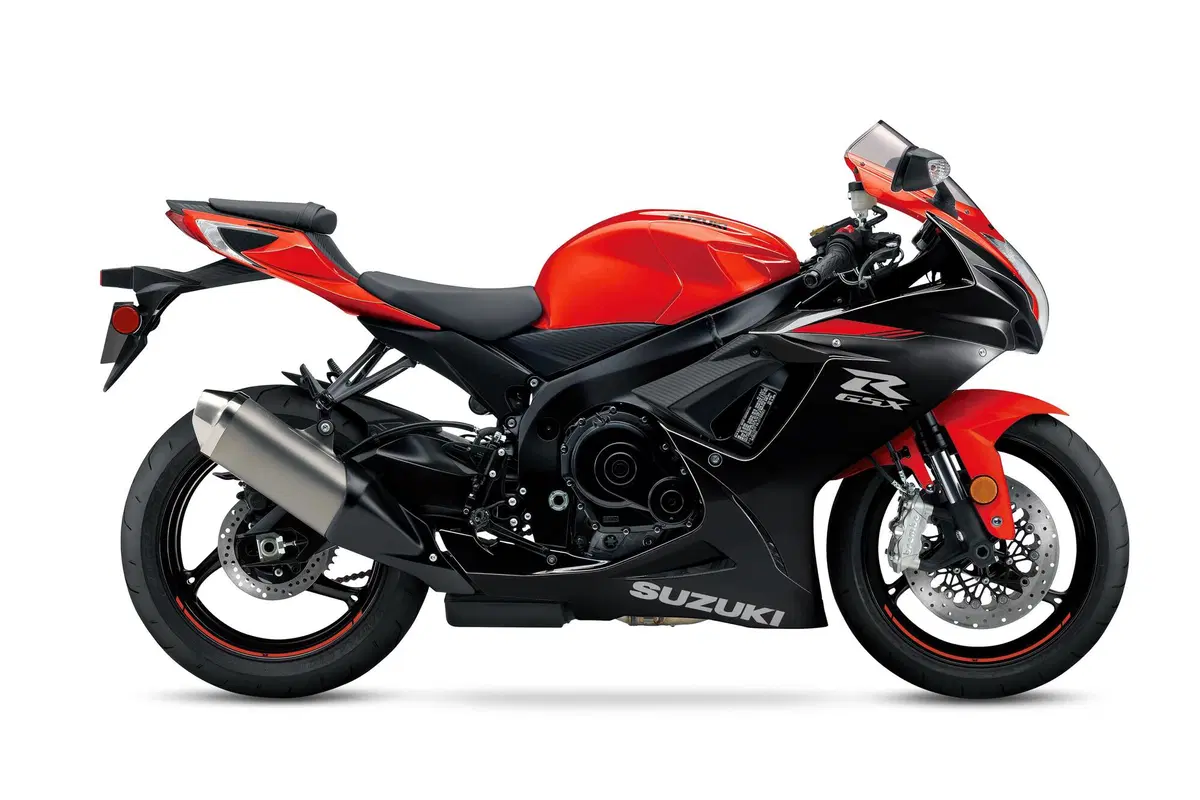 Suzuki, debuttano in USA le GSX-R 2022. E da noi? (22)