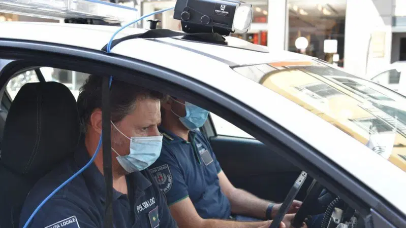 Eagle Eye, a Milano l'occhio elettronico che multa chi &egrave; senza assicurazione