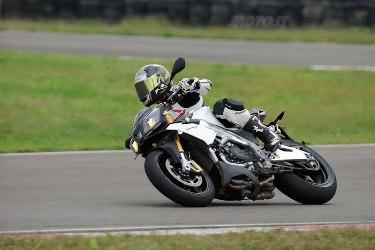 Aprilia Tuono V4R ABS (3)