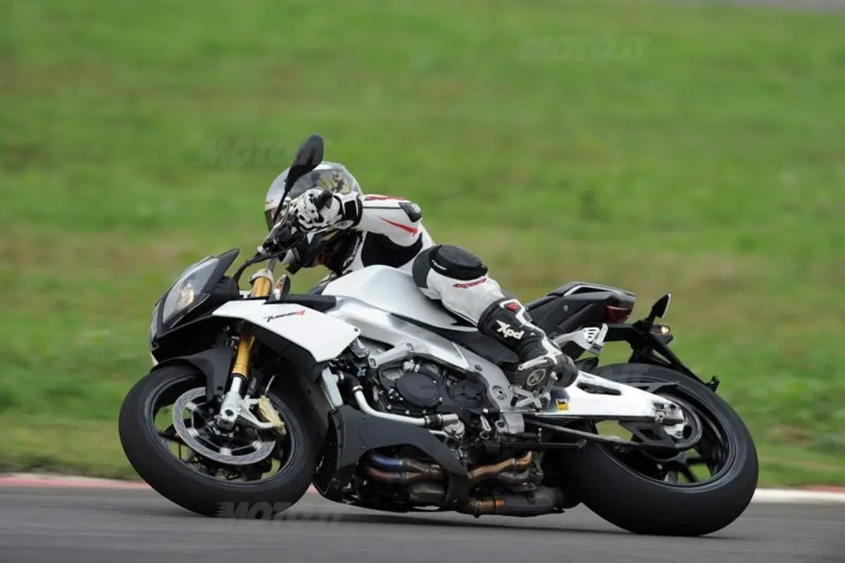Aprilia Tuono V4R ABS (5)