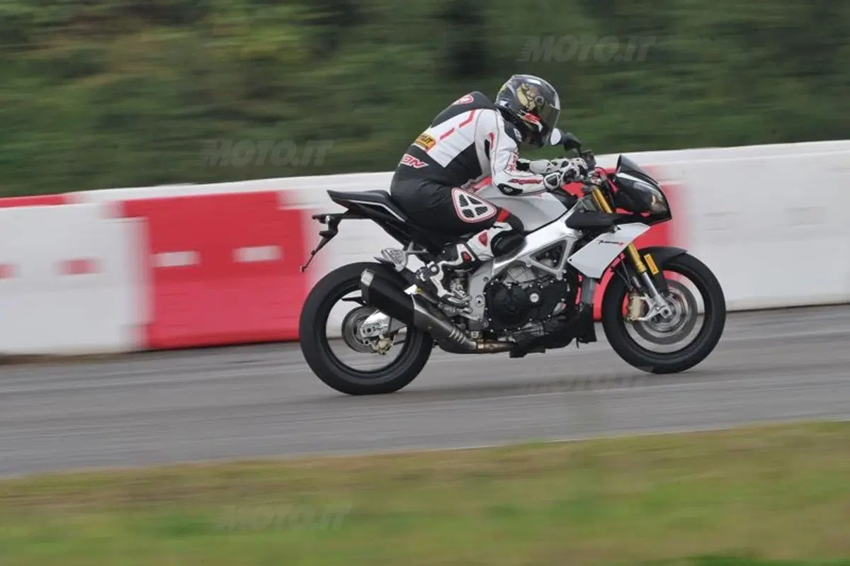Aprilia Tuono V4R ABS (17)