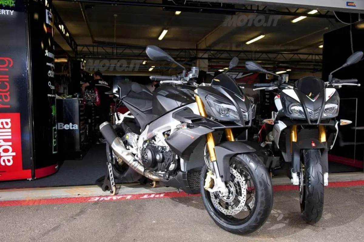 Aprilia Tuono V4R ABS (25)