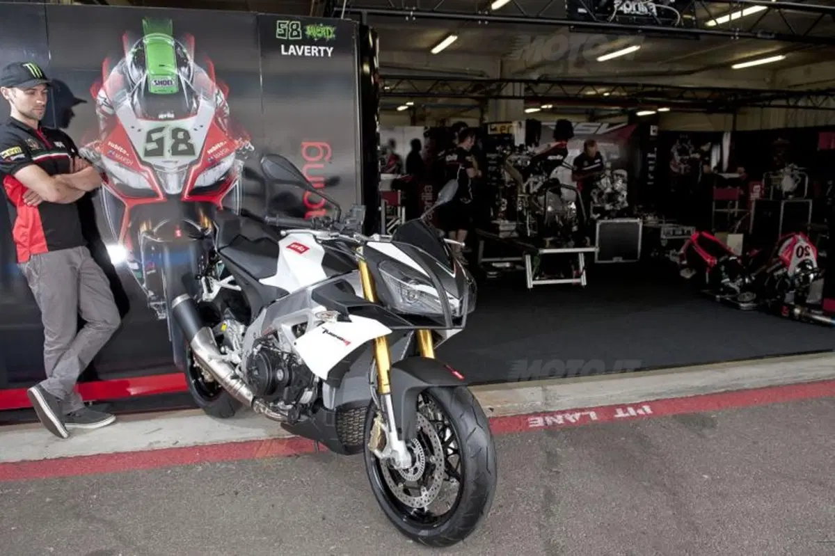 Aprilia Tuono V4R ABS (26)