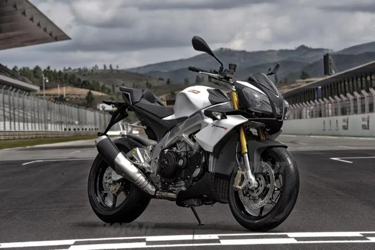 Aprilia Tuono V4R ABS (33)