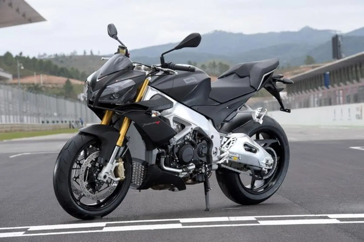 Aprilia Tuono V4R ABS (37)