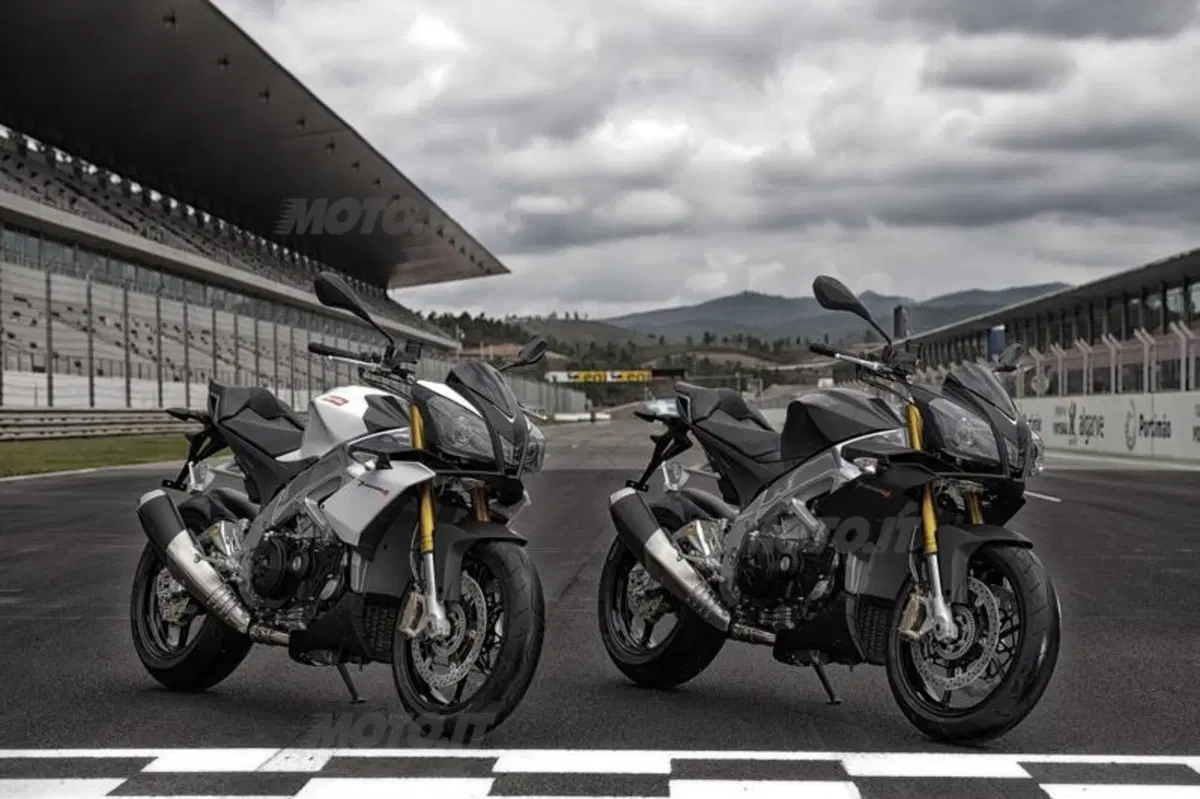 Aprilia Tuono V4R ABS (40)