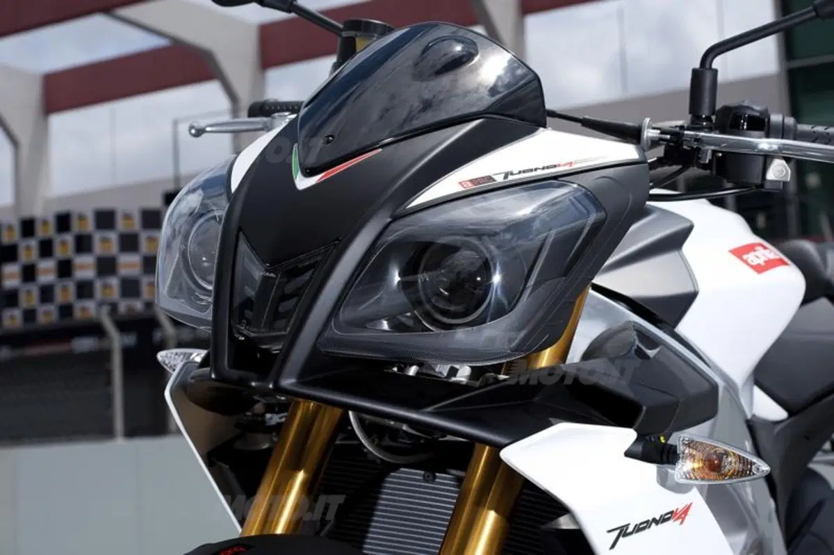 Aprilia Tuono V4R ABS (41)