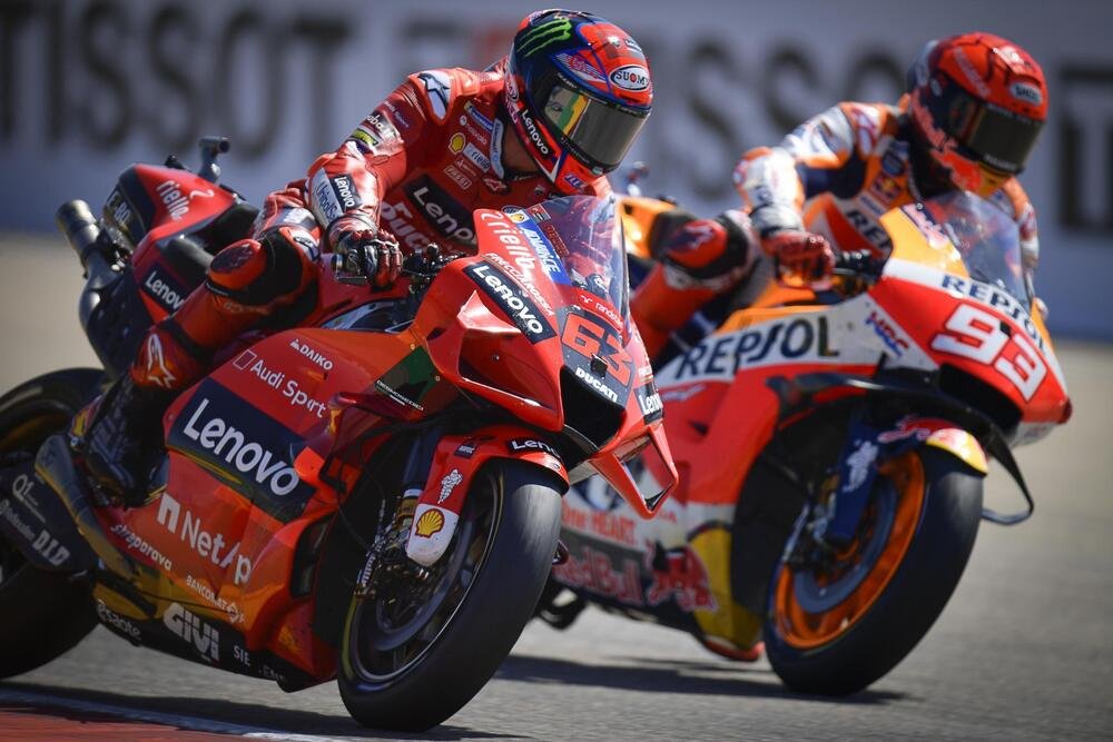 Alcaniz. Pecco Bagnaia (Ducati) e Marc Marquez (Honda)