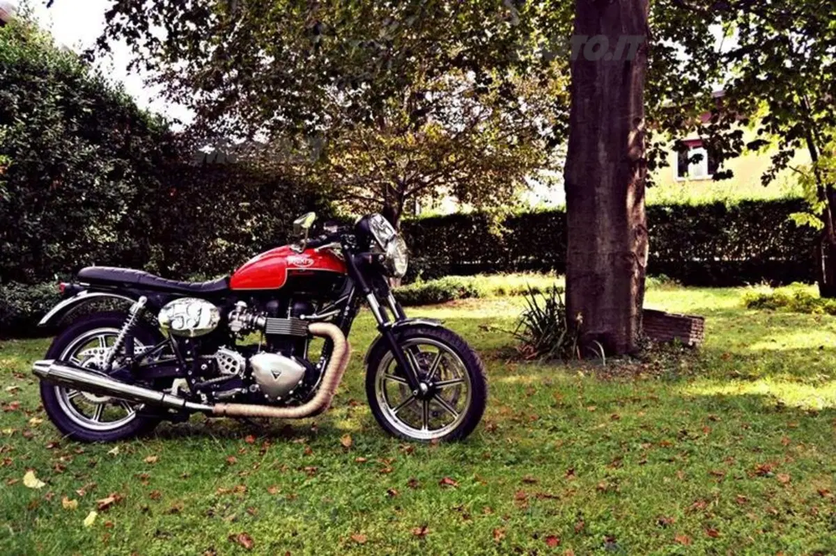 Show your Special. Triumph lancia la sfida tra i dealer per la special più bella (2)