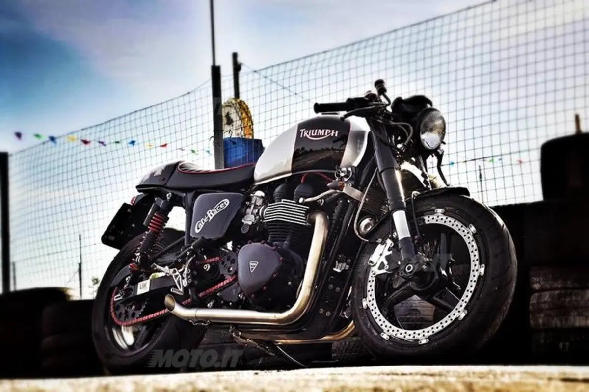 Show your Special. Triumph lancia la sfida tra i dealer per la special più bella (3)