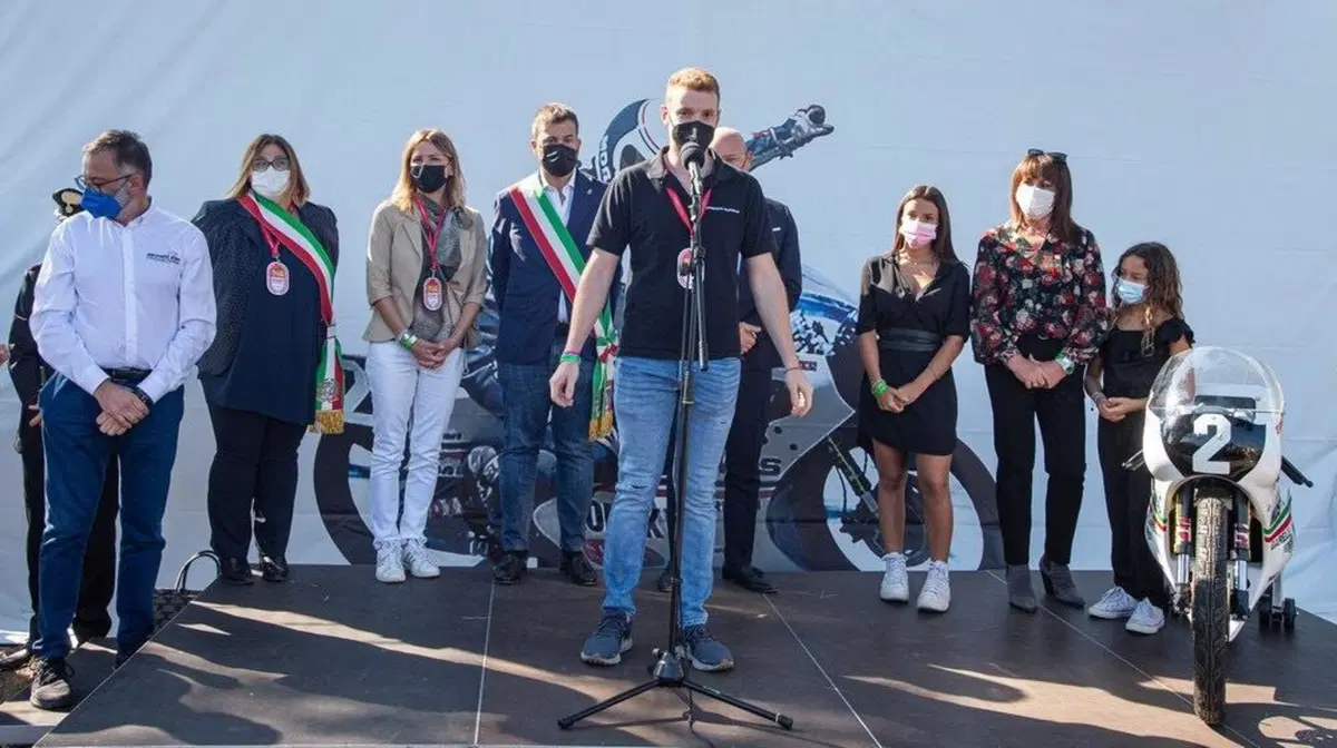 Imola, la cerimonia della dedica della 'Curva Gresini' (4)