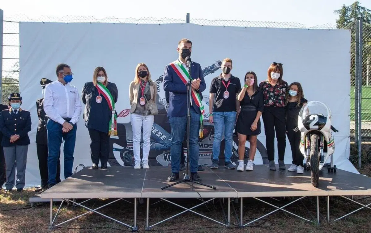 Imola, la cerimonia della dedica della 'Curva Gresini' (5)