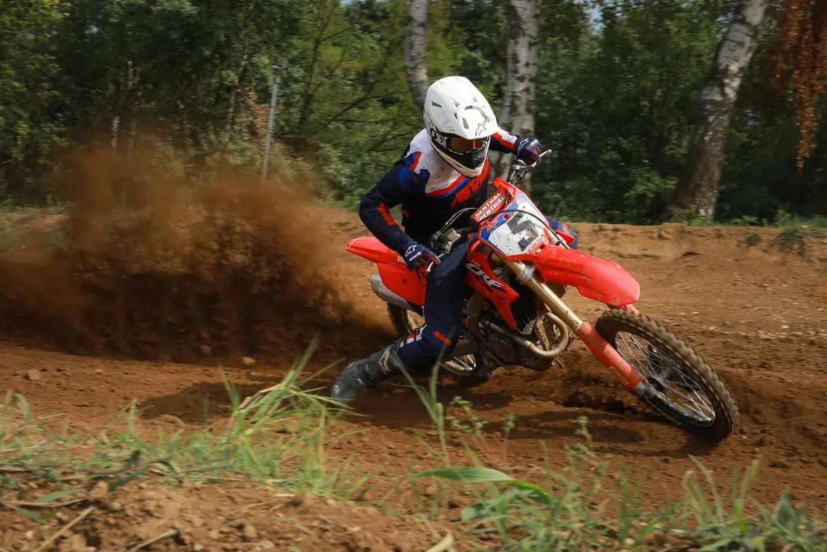 Honda CRF250R 2022 TEST: in pista con Alex Puzar e il nostro Perfetto!