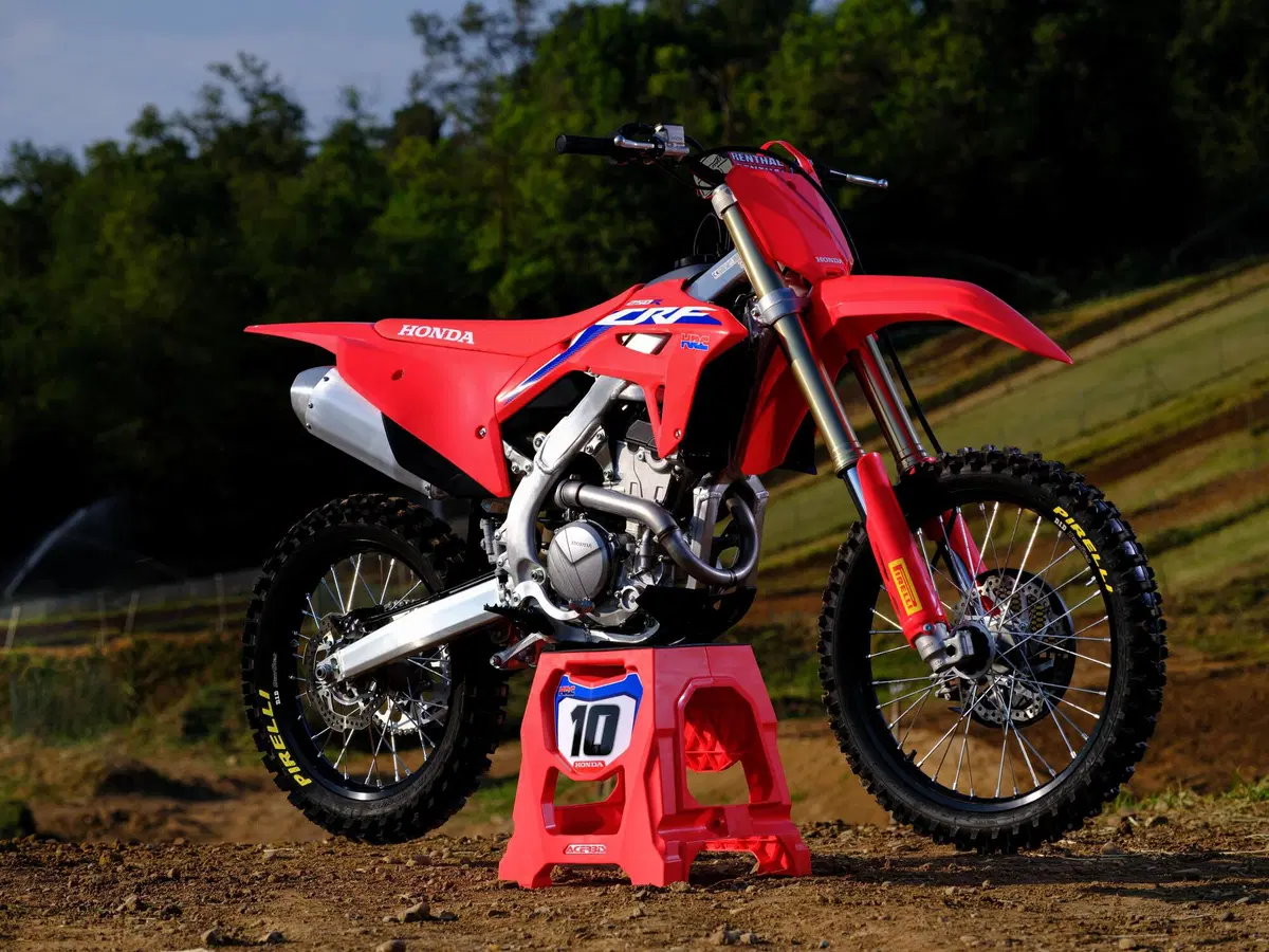 Honda CRF250R 2022 TEST: in pista con Alex Puzar e il nostro Perfetto! (11)