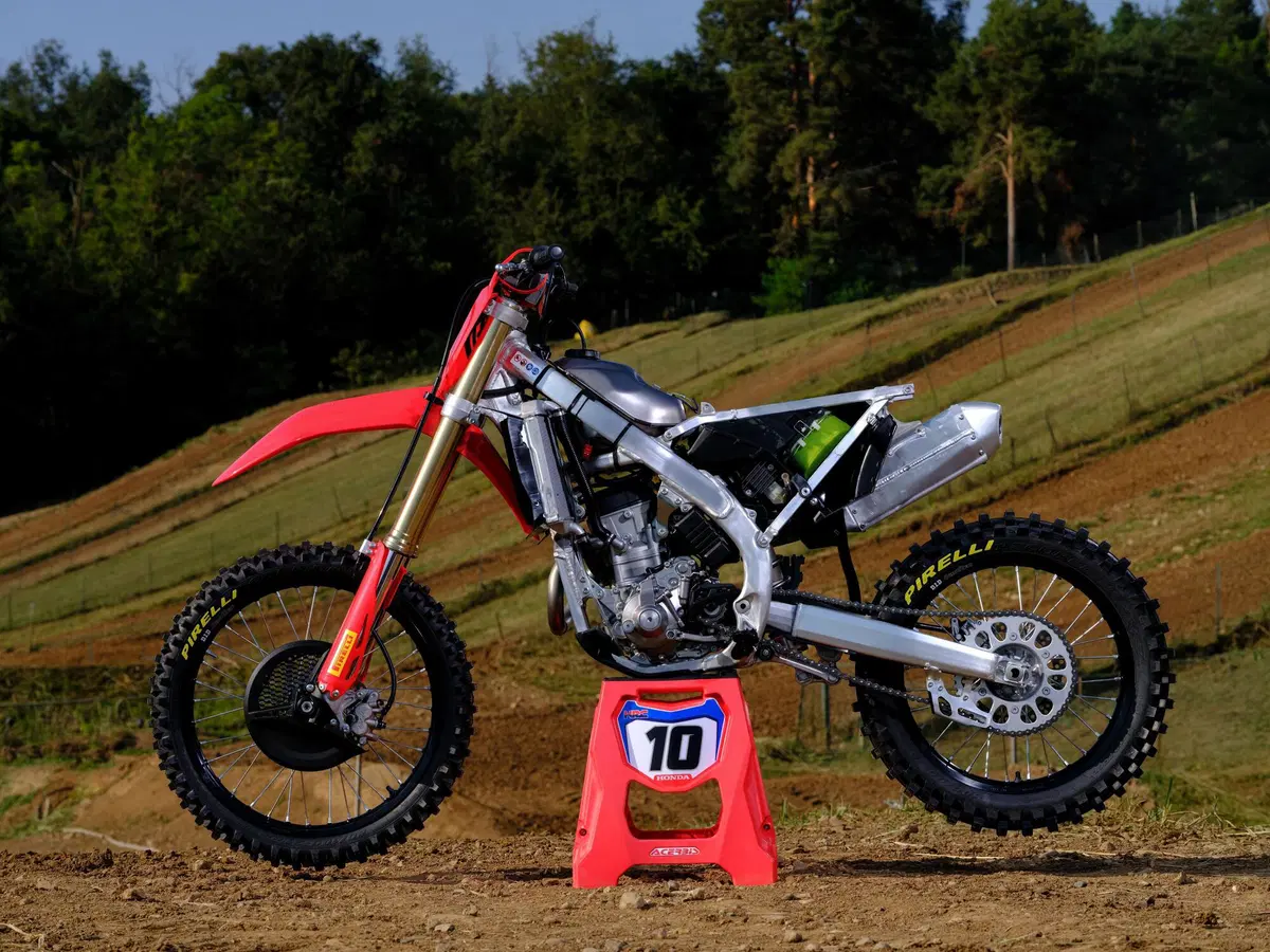 Honda CRF250R 2022 TEST: in pista con Alex Puzar e il nostro Perfetto! (18)
