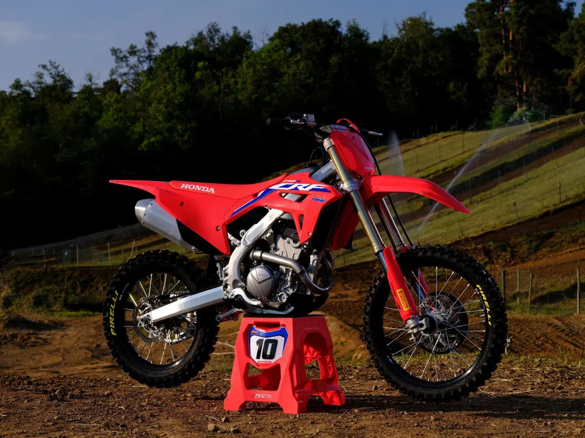 Honda CRF250R 2022 TEST: in pista con Alex Puzar e il nostro Perfetto! (16)