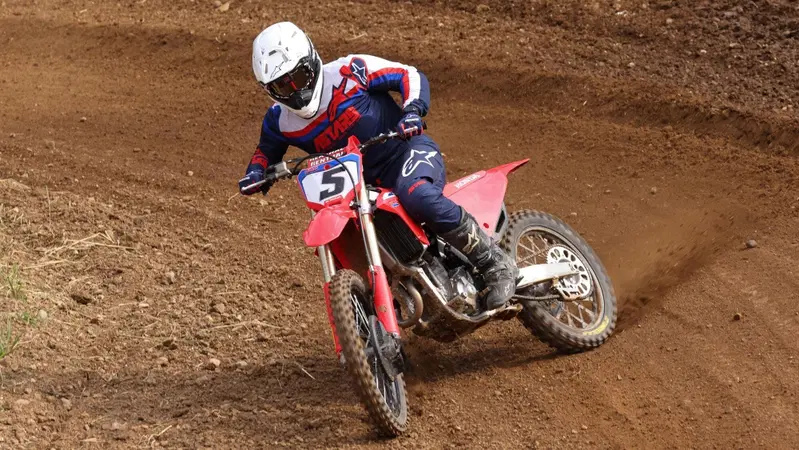 Honda CRF250R 2022 TEST: in pista con Alex Puzar e il nostro Perfetto!